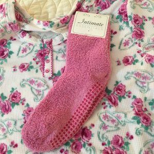 ❤️ 3 for $20 Sale: Intimate Essentials Roses Nightshirt & Socks